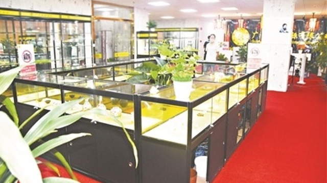 網購古玩仿品充場面 “鑒寶師”竟是盜墓賊!