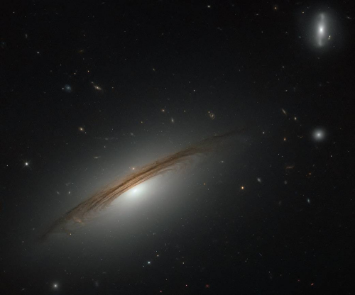ϵUGC 12591DƬԴESA/Hubble & NASA 